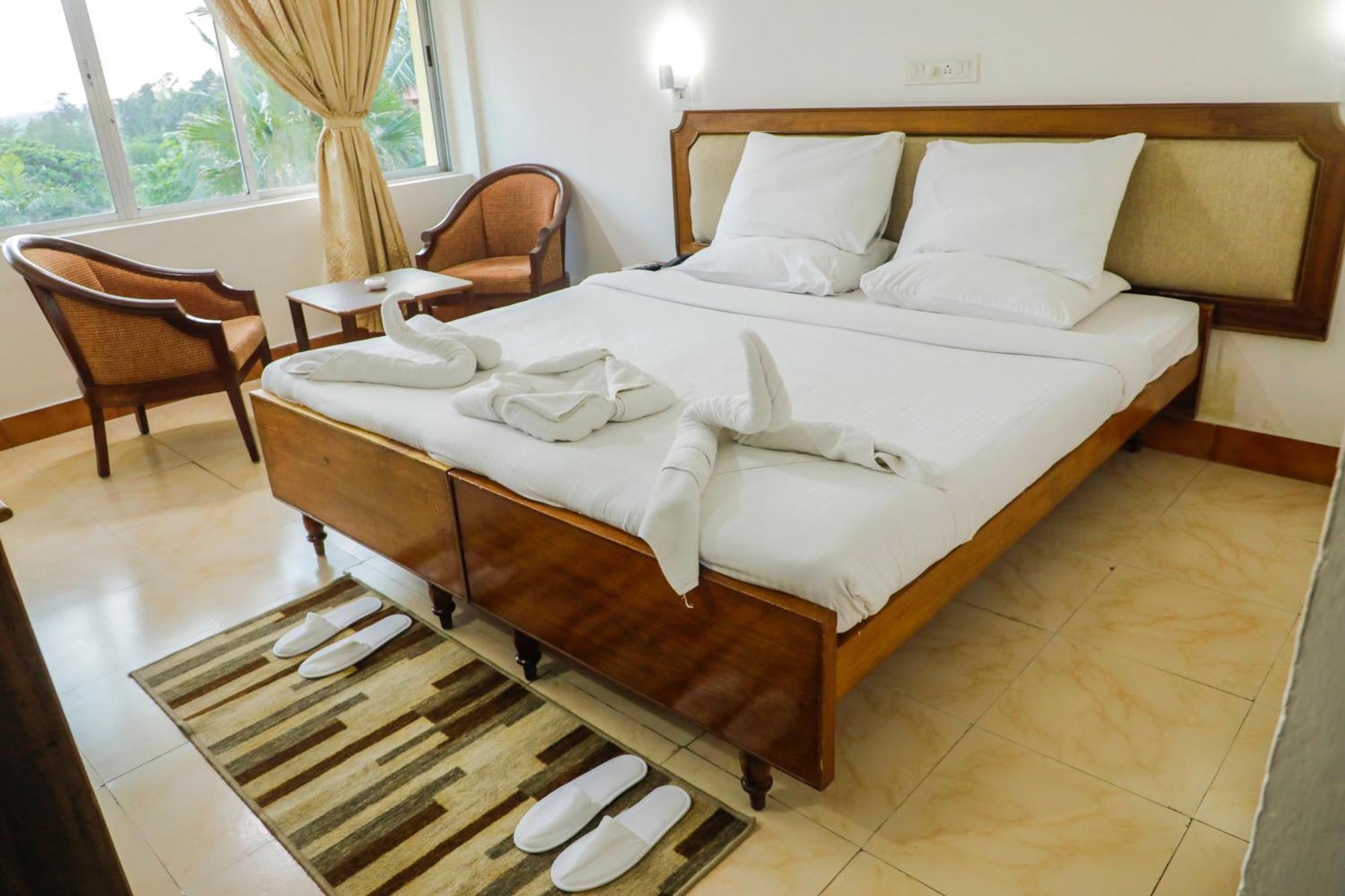 Hotel Golden Anchor Paradip Garh Buitenkant foto