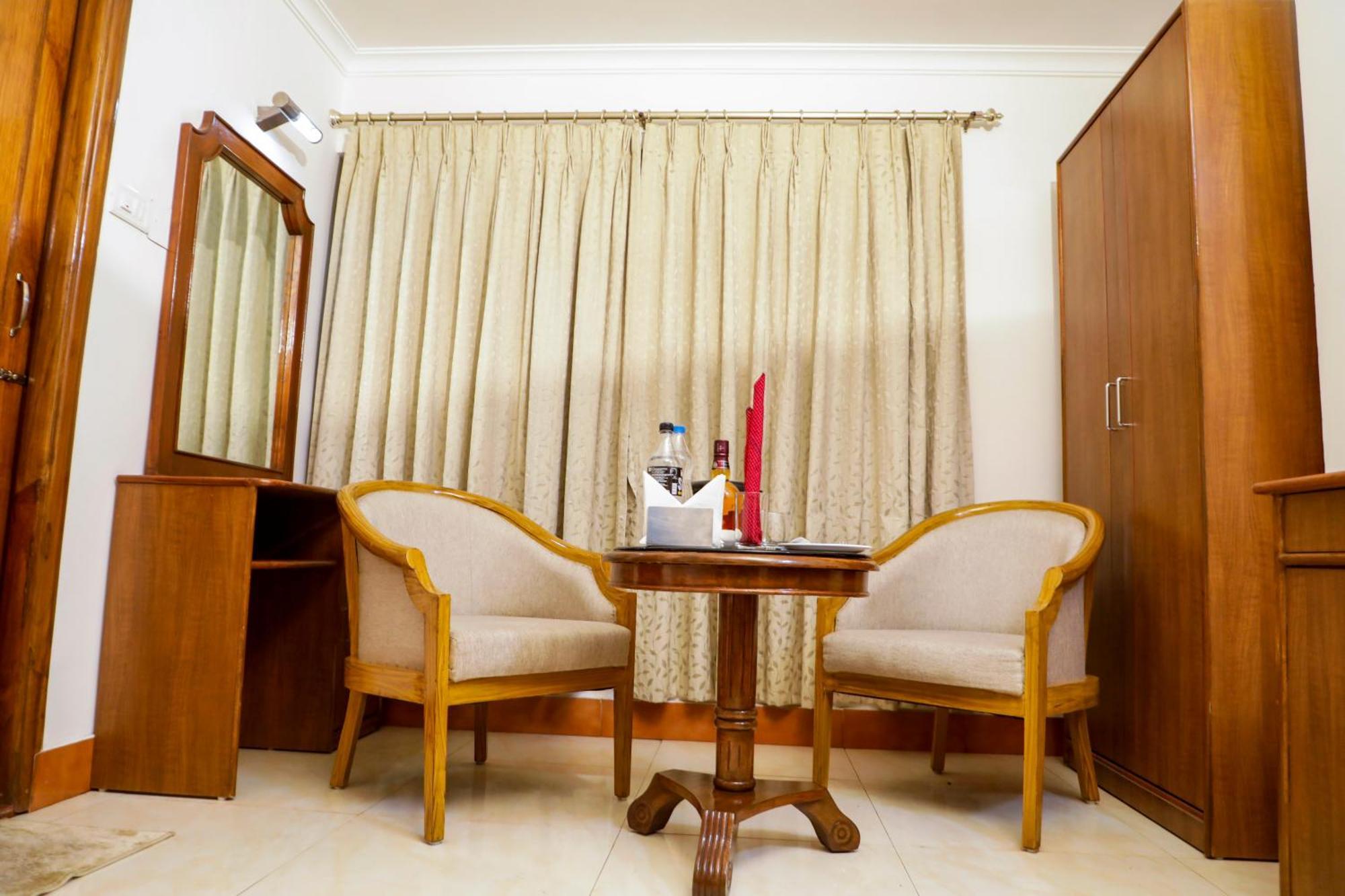 Hotel Golden Anchor Paradip Garh Buitenkant foto