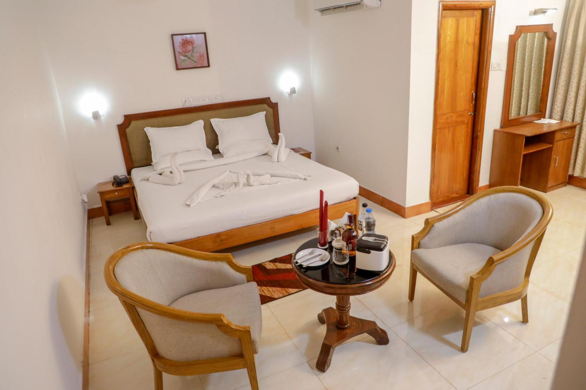 Hotel Golden Anchor Paradip Garh Buitenkant foto